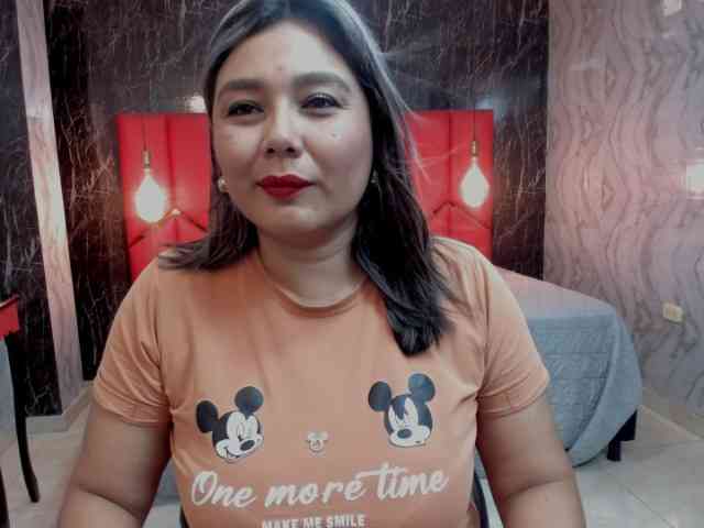 LatinaHoleQueen-1 webcam