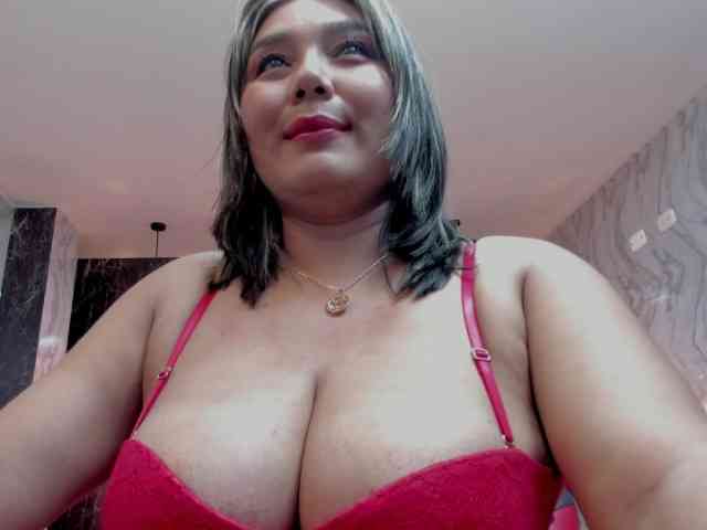 LatinaHoleQueen-1 webcam