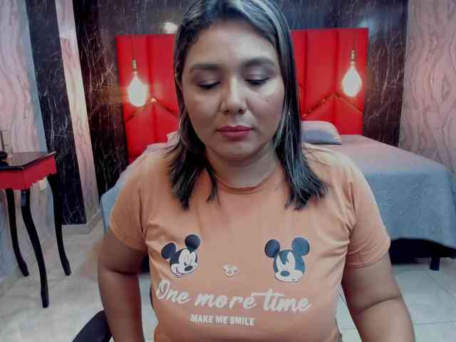 LatinaHoleQueen-1 webcam