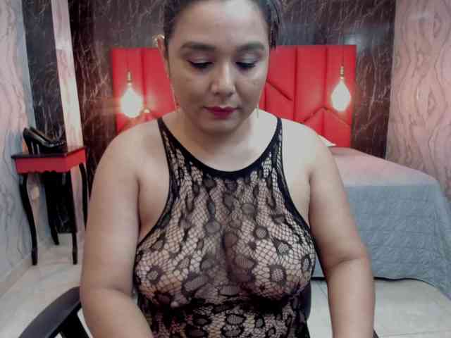 LatinaHoleQueen-1 webcam