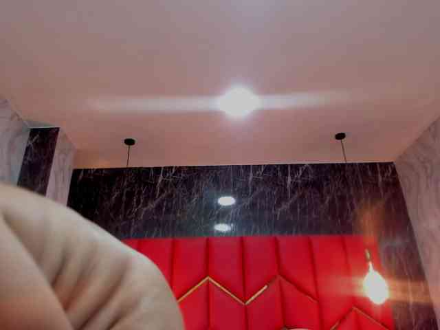 LatinaHoleQueen-1