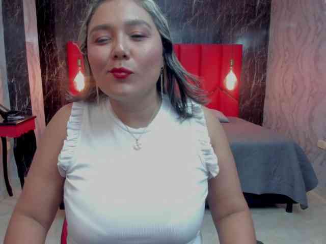 LatinaHoleQueen-1