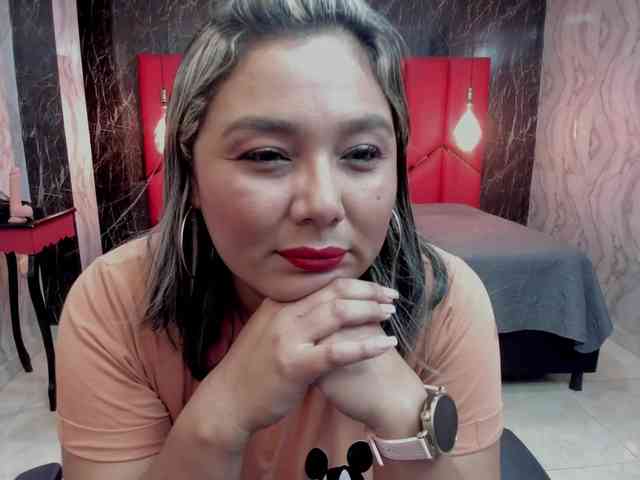 LatinaHoleQueen-1 webcam