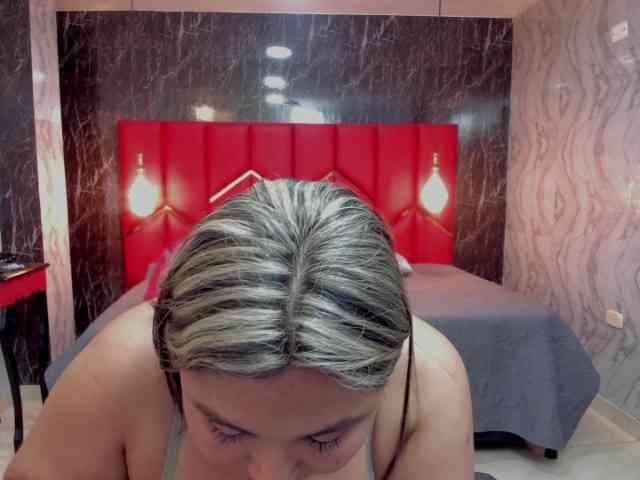 LatinaHoleQueen-1 webcam