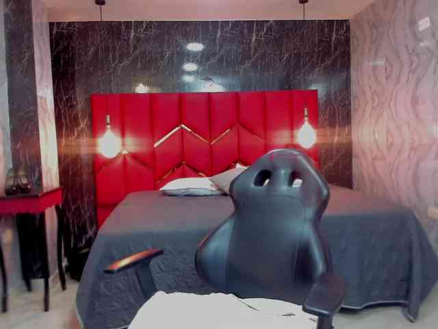 LatinaHoleQueen-1 webcam