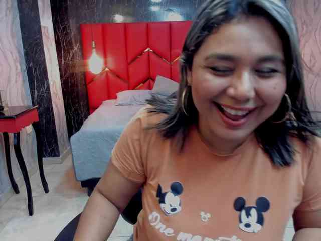 LatinaHoleQueen-1 LatinaHoleQueen-1