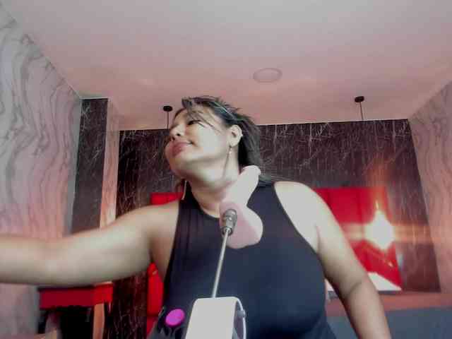LatinaHoleQueen-1 webcam