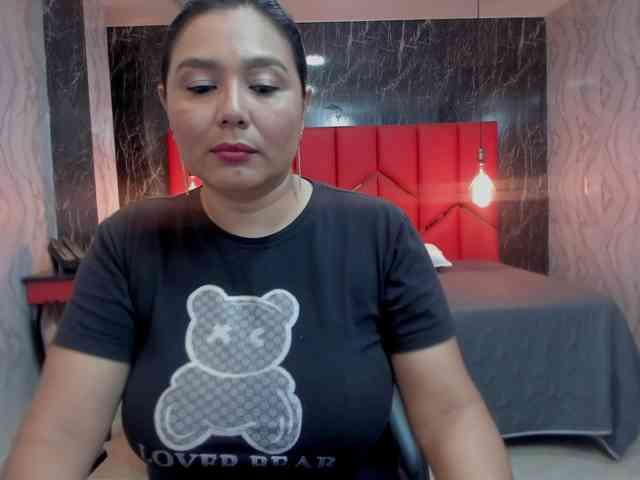 LatinaHoleQueen-1 webcam
