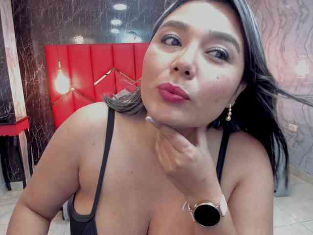 Modèle: LatinaHoleQueen-1