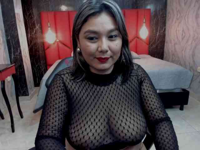 LatinaHoleQueen-1 webcam