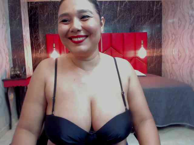 LatinaHoleQueen-1 webcam