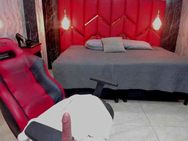 LatinaHoleQueen-1 webcam