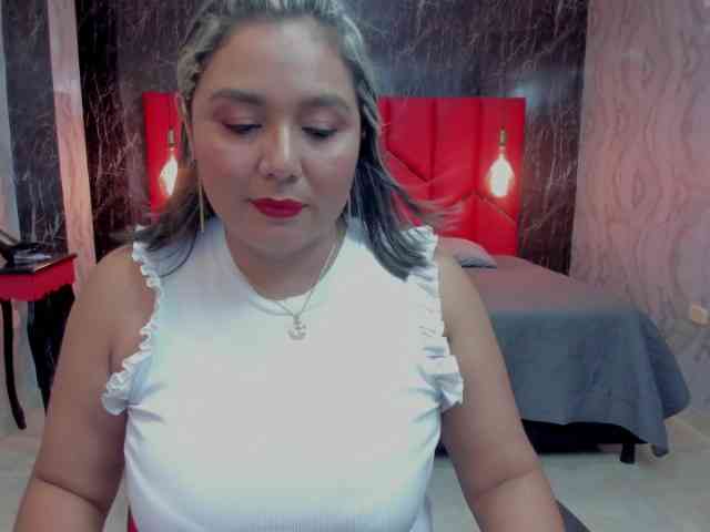 LatinaHoleQueen-1 webcam