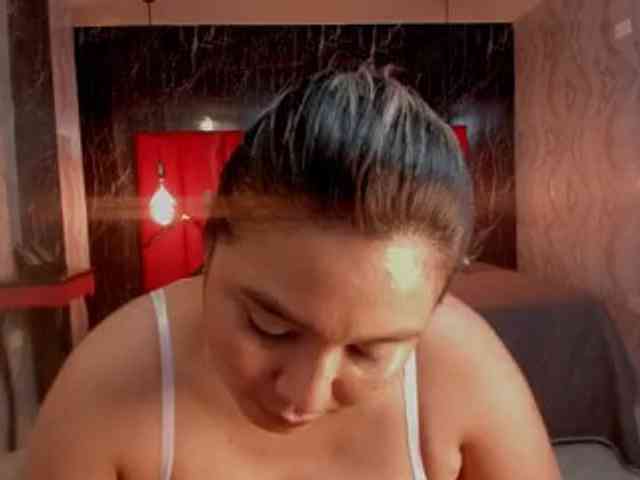 LatinaHoleQueen-1 webcam