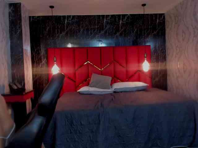 LatinaHoleQueen-1 webcam