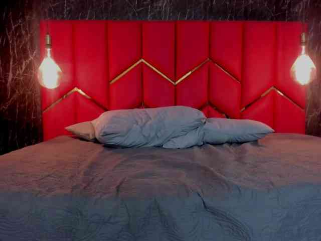 LatinaHoleQueen-1 webcam