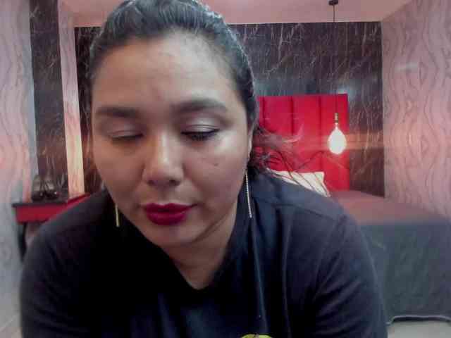 LatinaHoleQueen-1 webcam