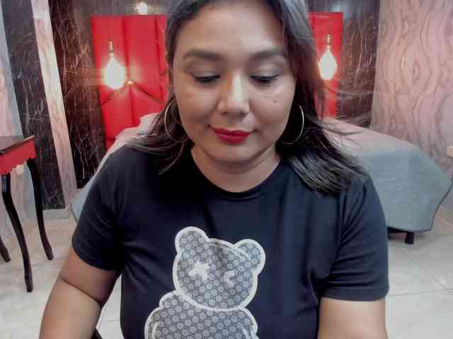 LatinaHoleQueen-1 webcam