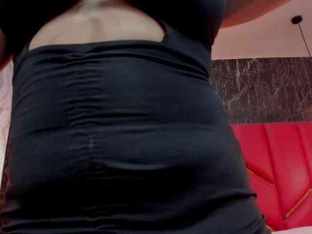 LatinaHoleQueen-1