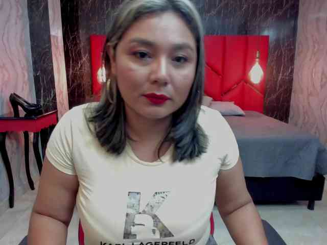 LatinaHoleQueen-1 webcam