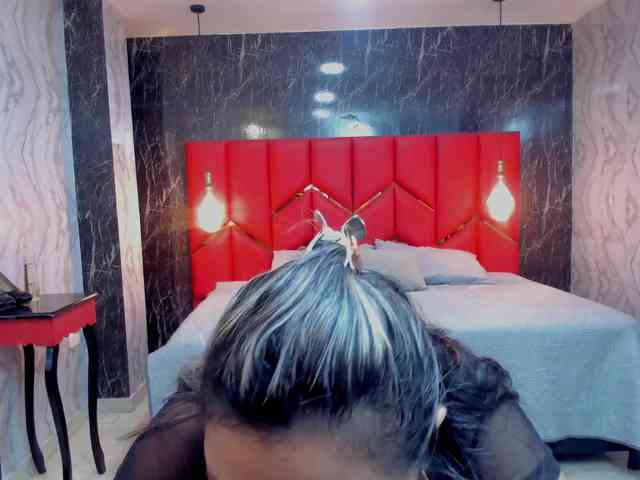 LatinaHoleQueen-1 webcam