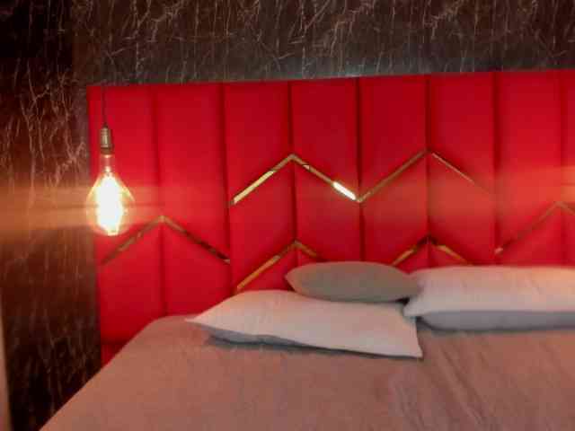 LatinaHoleQueen-1 webcam