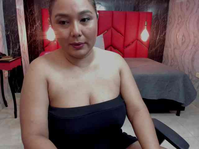 LatinaHoleQueen-1 webcam