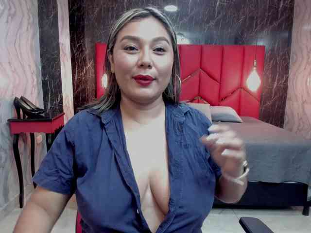 LatinaHoleQueen-1 webcam