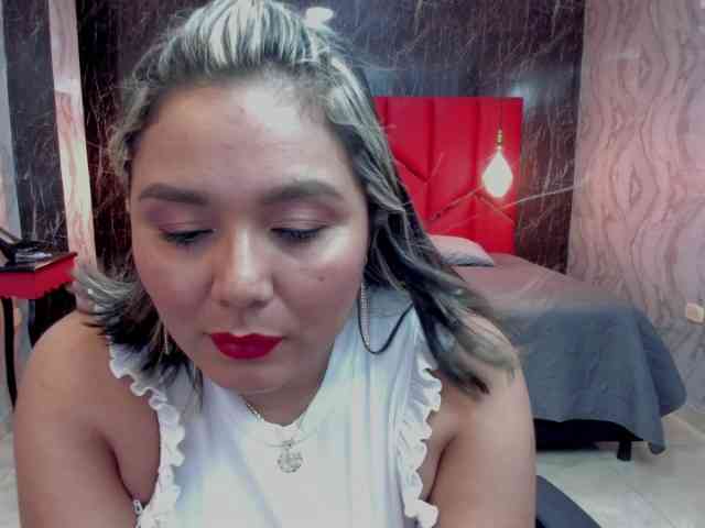 LatinaHoleQueen-1 webcam