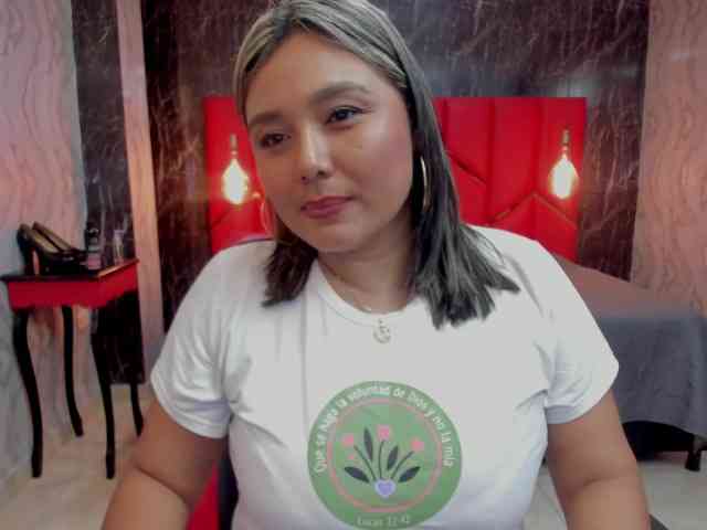 LatinaHoleQueen-1 webcam