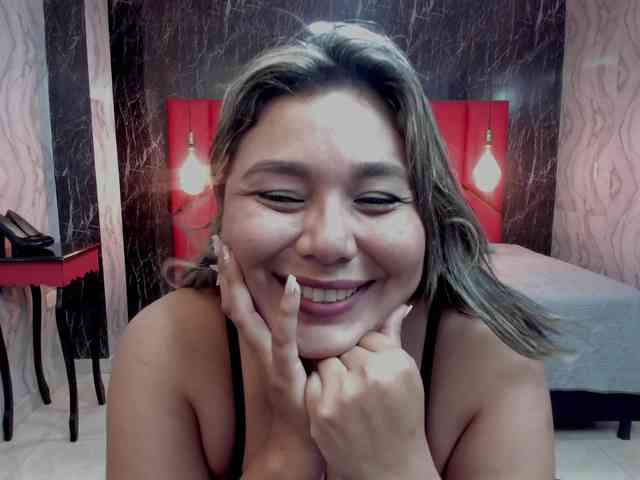 LatinaHoleQueen-1
