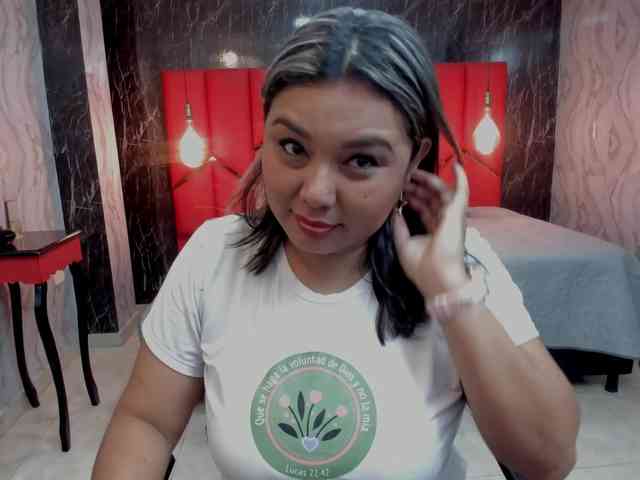 LatinaHoleQueen-1 webcam