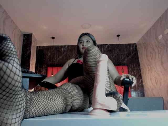 LatinaHoleQueen-1 webcam