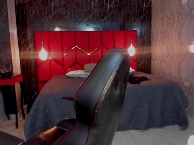 LatinaHoleQueen-1 webcam