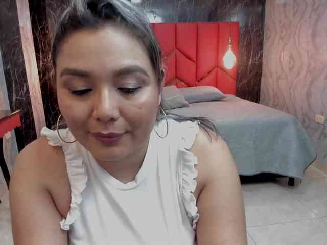 LatinaHoleQueen-1 webcam