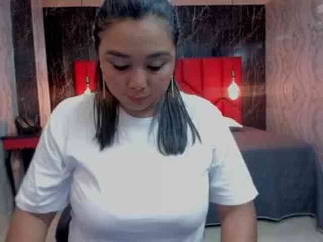LatinaHoleQueen-1