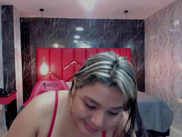 LatinaHoleQueen-1 webcam