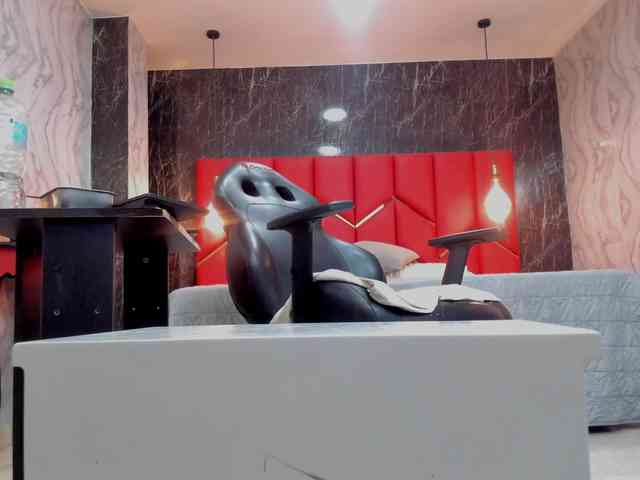 LatinaHoleQueen-1 webcam