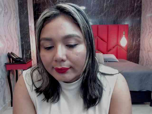LatinaHoleQueen-1 webcam