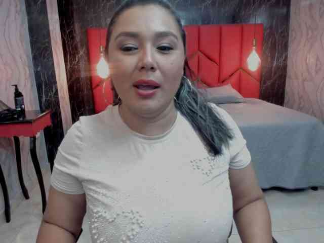 LatinaHoleQueen-1 webcam