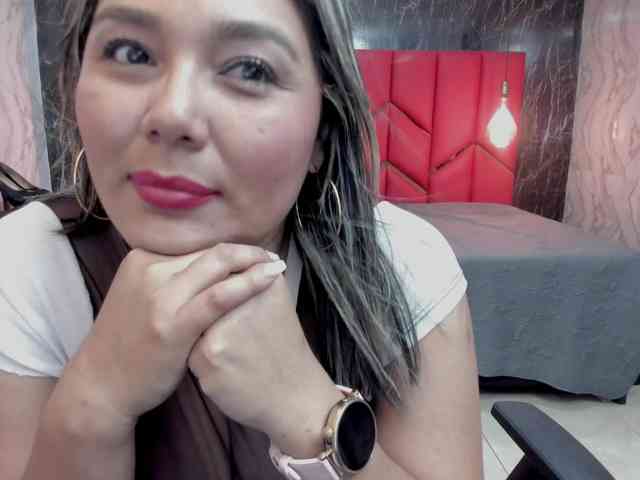 LatinaHoleQueen-1 webcam