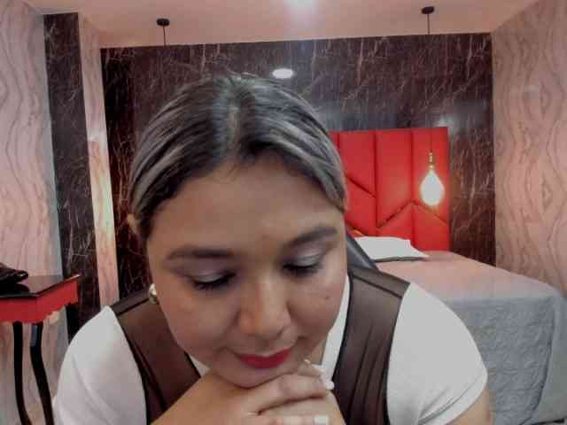 LatinaHoleQueen-1 webcam