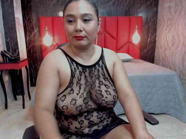 LatinaHoleQueen-1 webcam