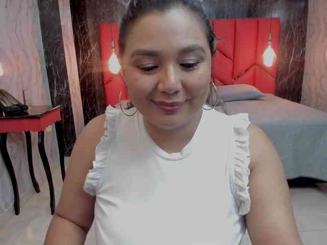 LatinaHoleQueen-1 webcam