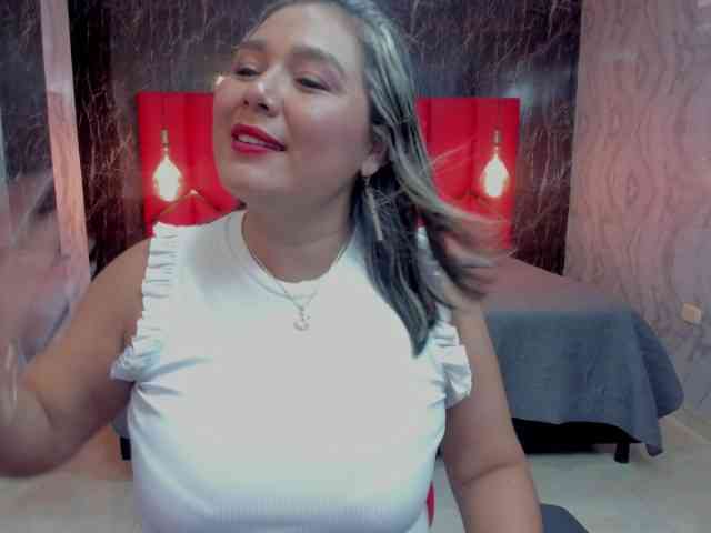 LatinaHoleQueen-1 webcam