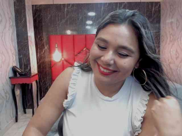 LatinaHoleQueen-1 webcam