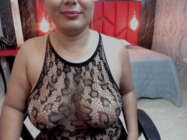 LatinaHoleQueen-1 webcam