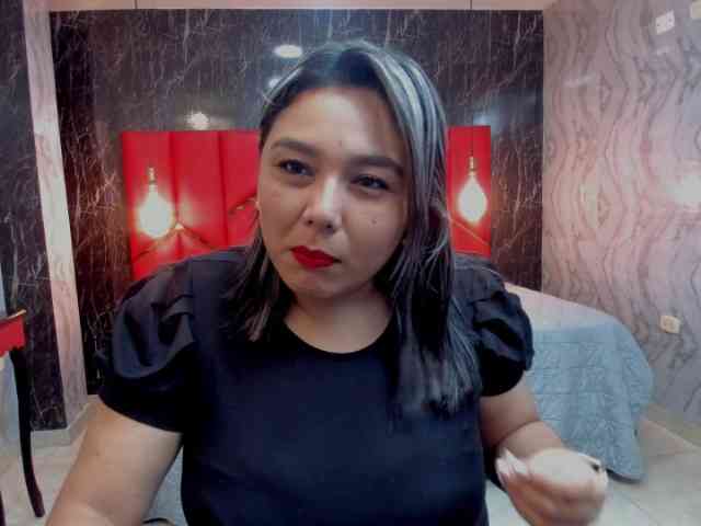 LatinaHoleQueen-1 webcam