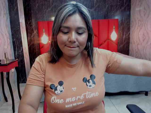 LatinaHoleQueen-1