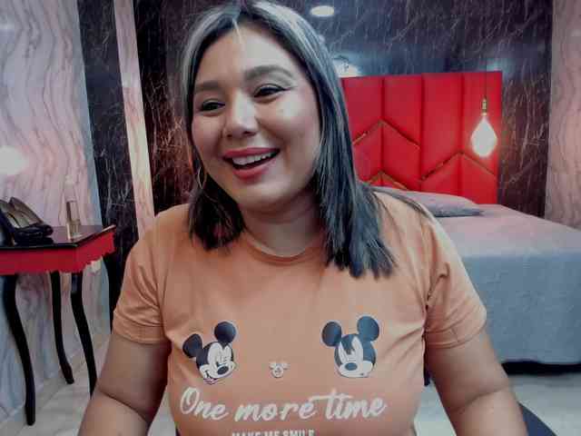 LatinaHoleQueen-1 webcam